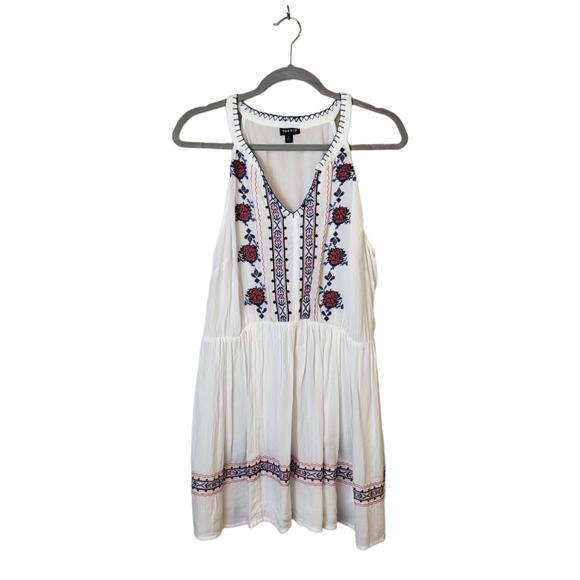 Torrid White Gauze Embroidered Needle Point Baby Doll Tank Top - Picture 2 of 8